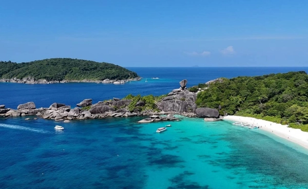“อ่าวเกือก” เกาะสิมิลัน  ติดอันดับ 10  ชายหาดที่ดีที่สุดในโลก ปี2026