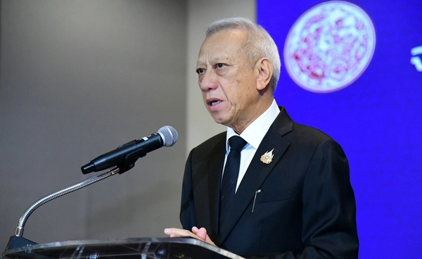 พิพัฒน์ เป็นสักขีพยาน มอบเงินเยียวยา 1.15 ล้าน เหตุเครนพระราม 2 ถล่ม
