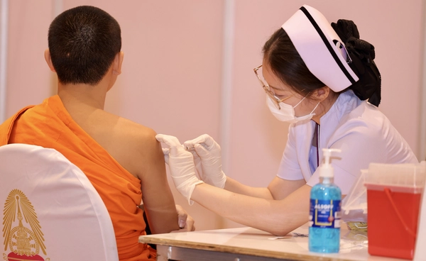 หน่วยแพทย์อาสาถวายพระกุศล เปิด 17 คลินิก ดูแลกว่า 1,000 คน