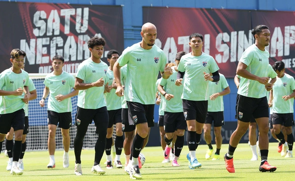 ทีมชาติไทย ซ้อมสนามจริง ก่อนดวลสิงคโปร์ รอบรองฯพรุ่งนี้!