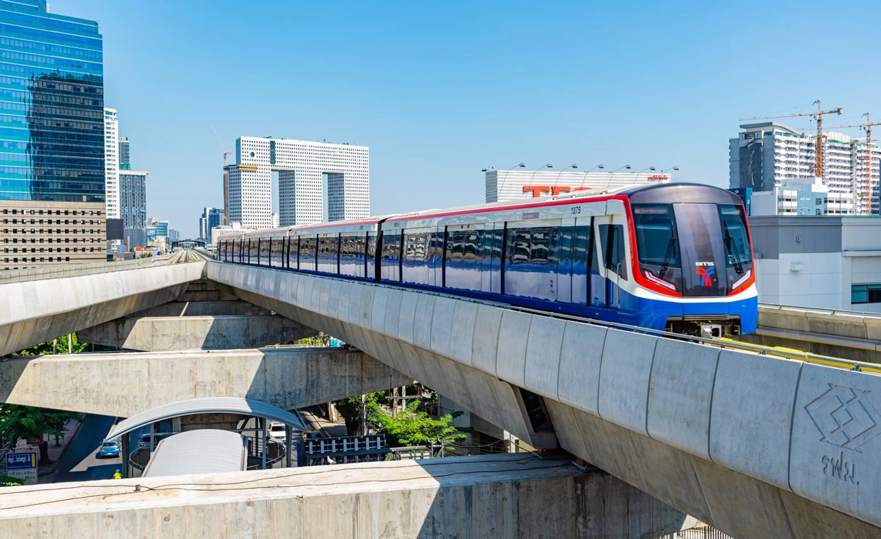 เปิดแผนรถไฟฟ้า 17-45 บาท เล็งเริ่ม 1 ม.ค. 2570 จ่ายก่อนรับเงินคืนผ่านเป๋าตัง