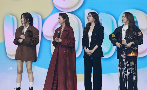 8 นักแสดงเมกะโปรเจกต์ซีรีส์ “4 Elements บ้านวาทินวณิช” แท็กทีมเสิร์ฟความสนุกฉ่ำทุกโมเมนต์