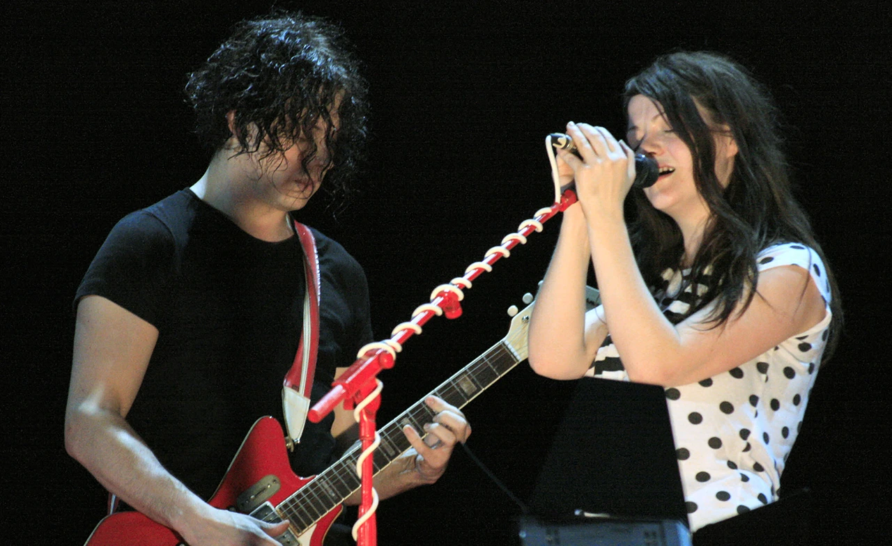 เปิดประวัติ The White Stripes วงร็อกคู่สามี-ภรรยาสัญชาติอเมริกัน