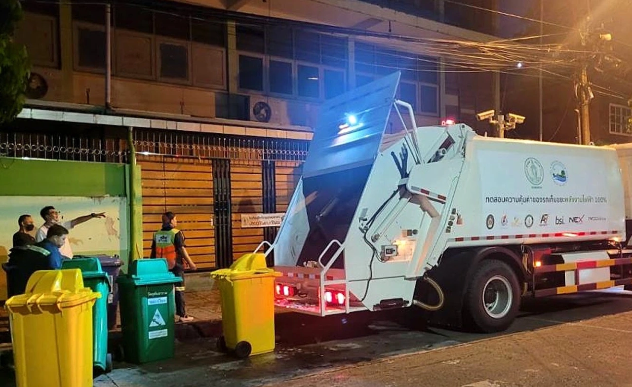 รถขยะ EV กทม. 6,038 ล้าน ทำไมถูกตัดงบ? เมื่อความรอบคอบต้องแลกกับค่าเสียโอกาส