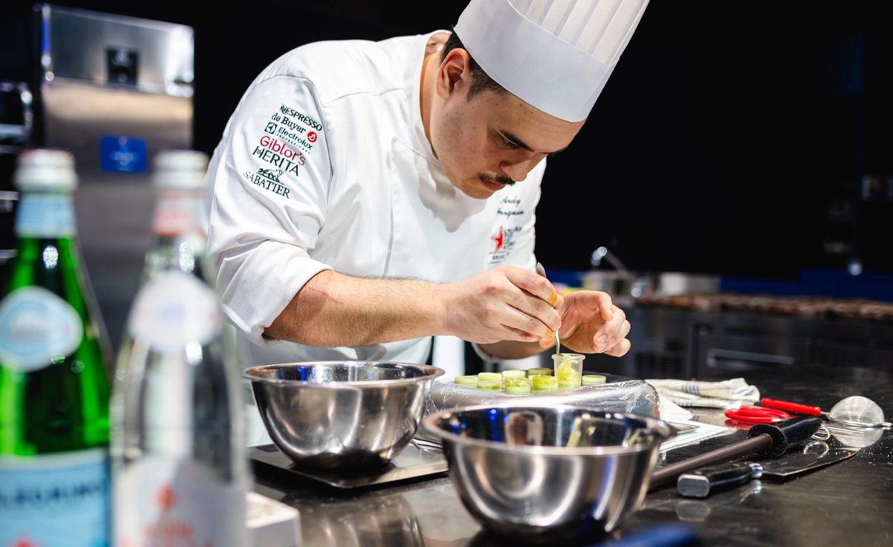 2 เชฟไทยชิงแชมป์ Young Chef Academy 2026 ลุ้นตั๋วรอบโลก