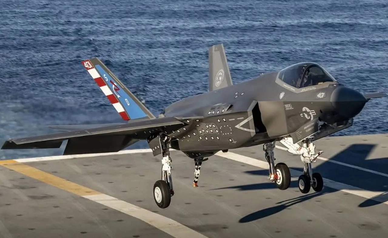 F-35C ประเดิมลงจอดครั้งแรกบนเรือบรรทุกเครื่องบิน USS John F. Kennedy