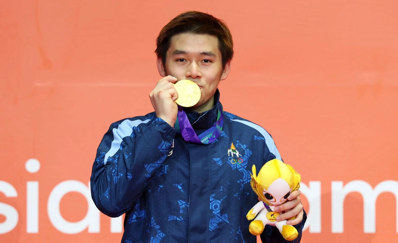 “วิว กุลวุฒิ” คว้าเหรียญทองแบดมินตันประเภทชายเดี่ยวเอเชียนเกมส์ 2026