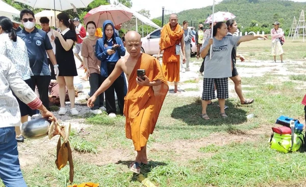 สรุปเหตุ เด็กวัย 11 ปี ขับรถกระบะชนขบวนพระธุดงค์ มรณภาพ 8 รูป ในมุกดาหาร