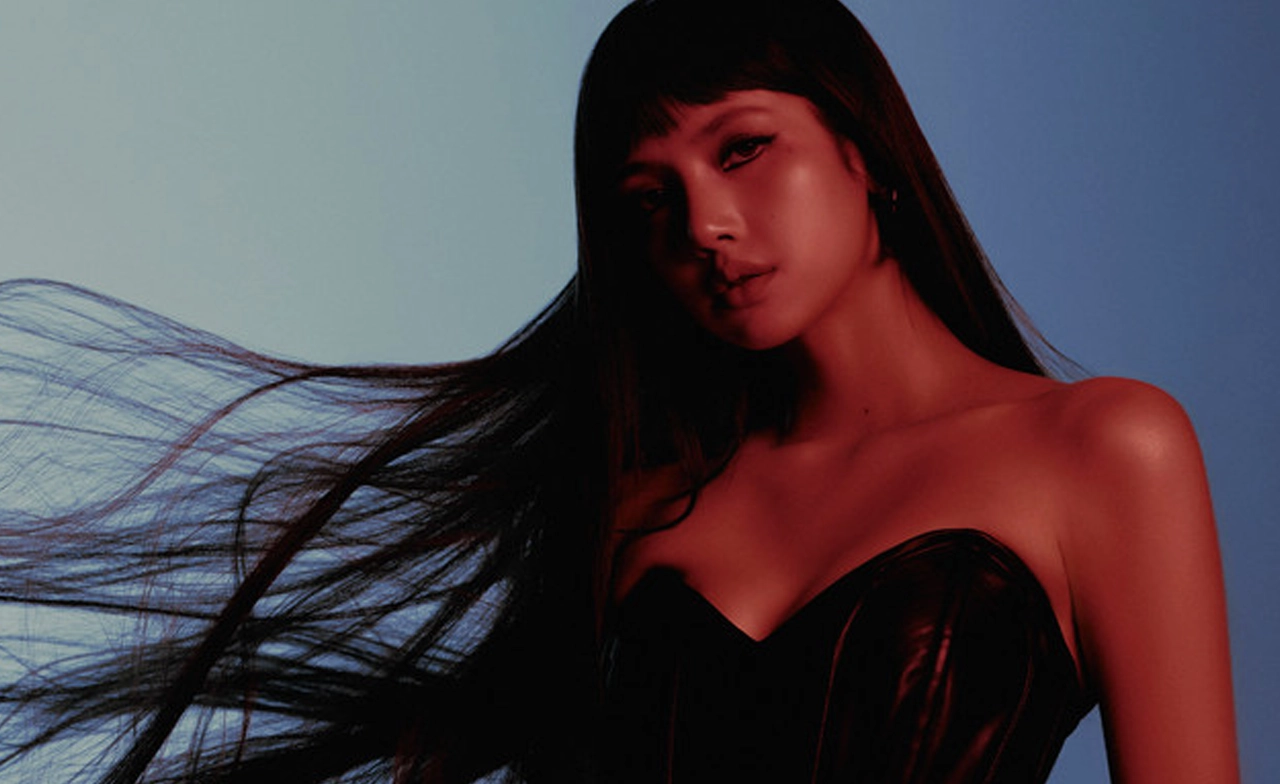 ลิซ่า BLACKPINK สลัดลุคสุดปัง คัมแบ็กมินิอัลบั้มเดี่ยวชุดแรก Press Play
