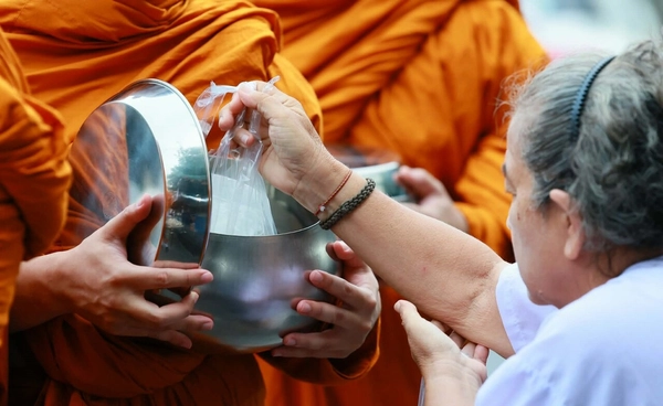 วิกฤตสุขภาพพระสงฆ์ไทย! เสี่ยง "โรค NCDs" ถึง 78% เบาหวานพุ่งกระฉูด! เกือบ 3 เท่าในรอบ 3 ปี