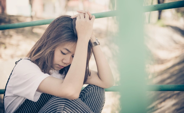 เมื่อคน "ที่ต้องแข็งแกร่งที่สุด" พังทลายลงเงียบๆ ในวันที่ไม่มีใครถามว่า "ไหวไหม"