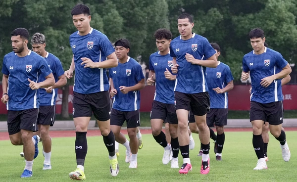 ทีมชาติไทย ซ้อมมื้อแรกที่จีน วาริช ภูมิใจติดชุดใหญ่ครั้งแรก