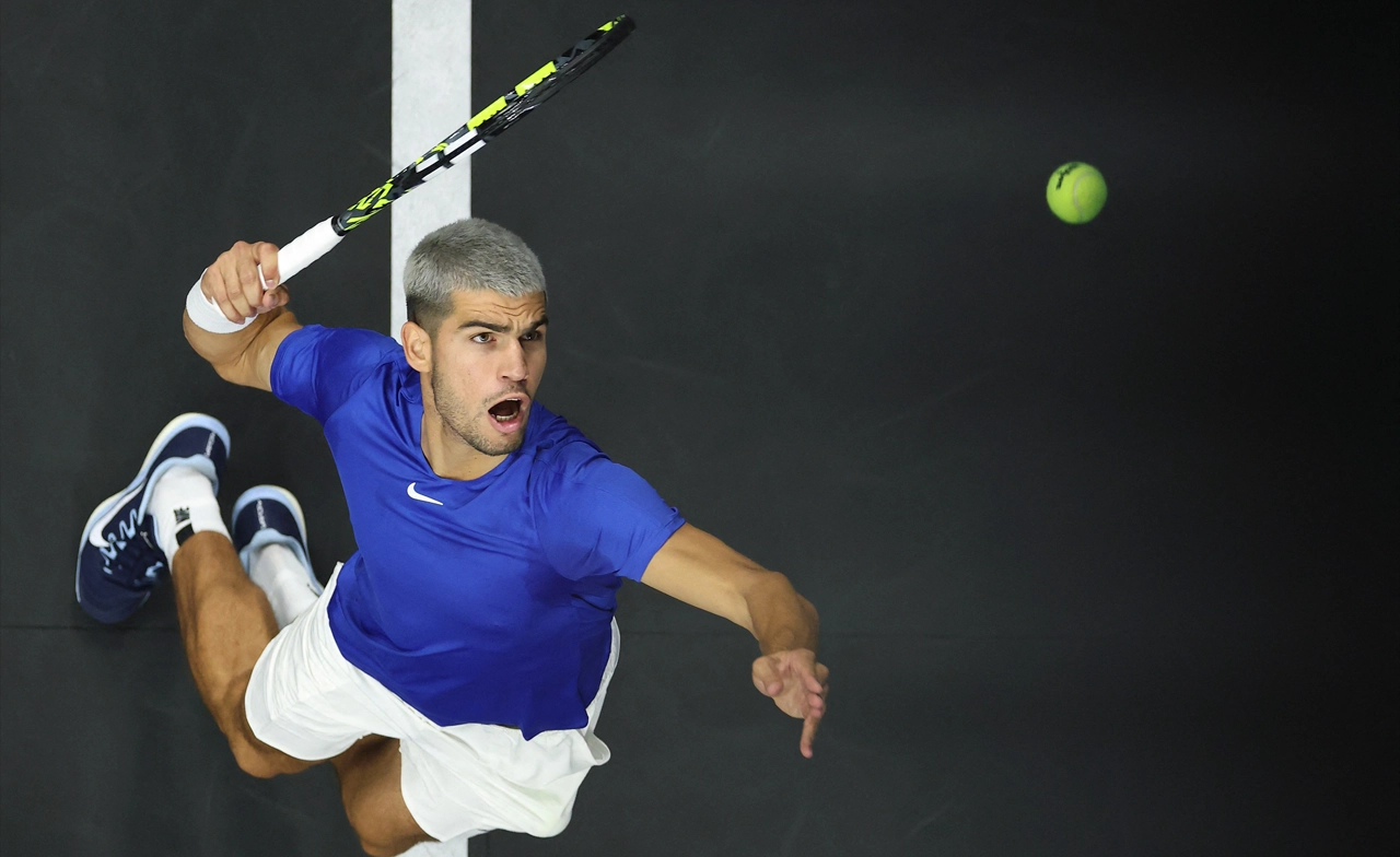 เบื้องหลังคอร์ตเทนนิสสีดำ Laver Cup: วิทยาศาสตร์และการมองเห็นลูกที่เหนือกว่า