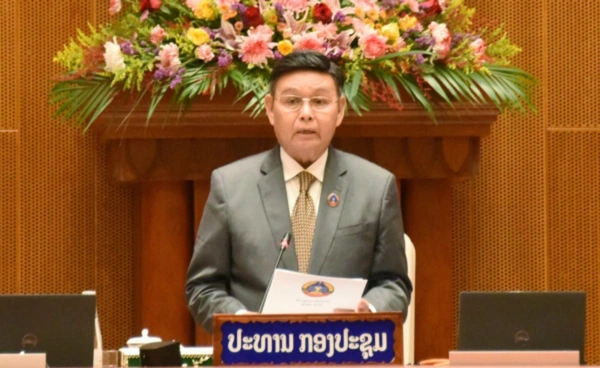 “ไซสมพอน พมวิหาน” ประธานสภาแห่งชาติลาว ถึงแก่อสัญกรรมในวัย 69 ปี