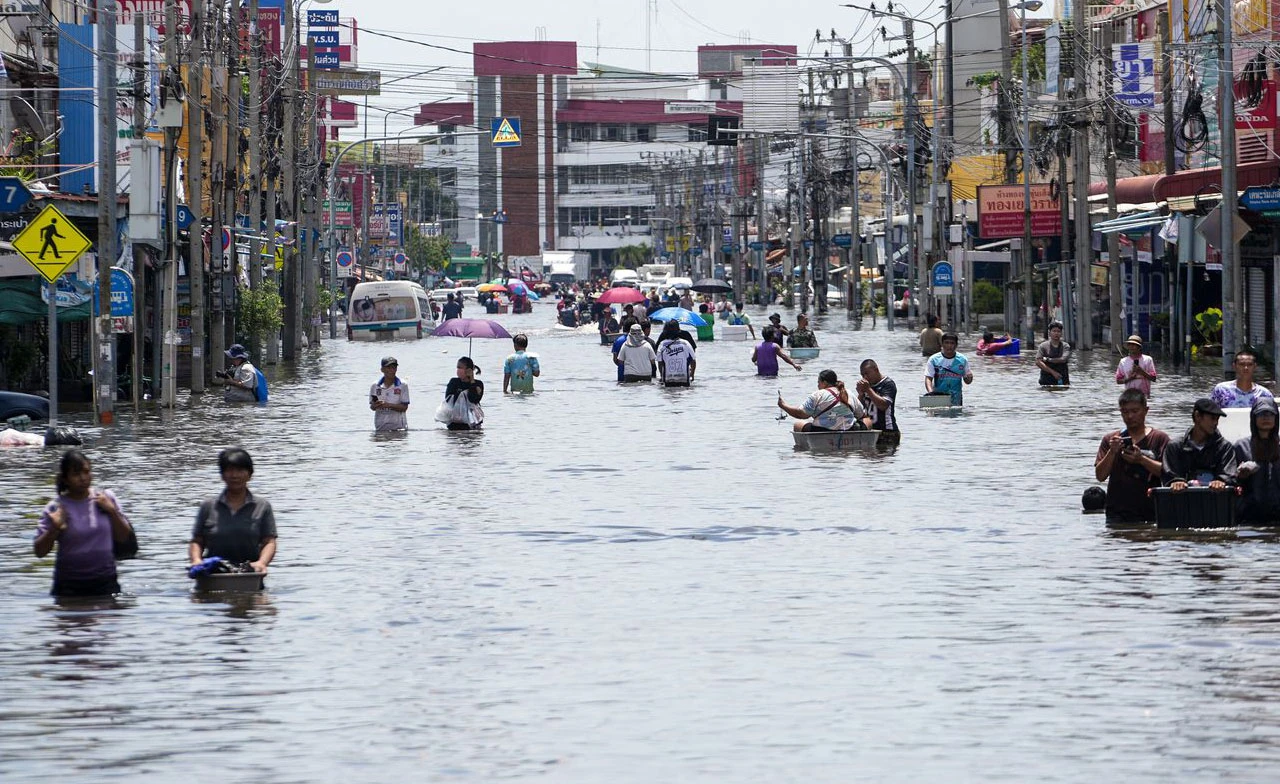เปิดแผนระบายน้ำกทม. เร่งพร่องน้ำเดิมเพิ่มพื้นที่รองรับน้ำหากฝนตกเพิ่ม