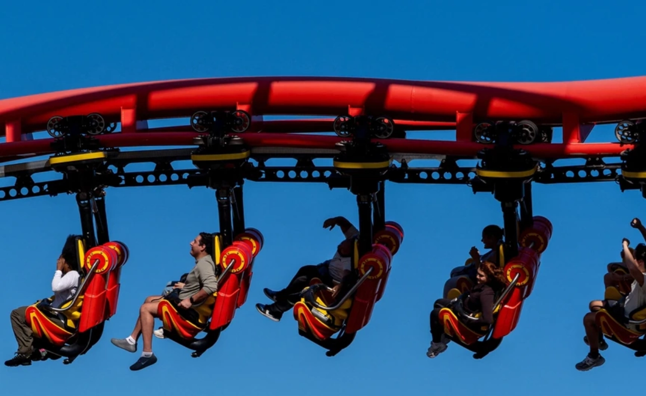 Six Flags ปิดรถไฟเหาะ X2 ถาวร หลังมีรายงานผู้เล่นบาดเจ็บทางสมอง