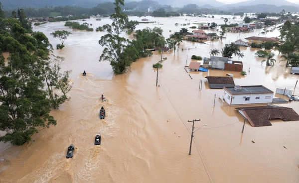 ฝนถล่ม “บราซิล” อ่วม ตกหนักครั้งประวัติศาสตร์ เสียชีวิตแล้วอย่างน้อย 22 ราย