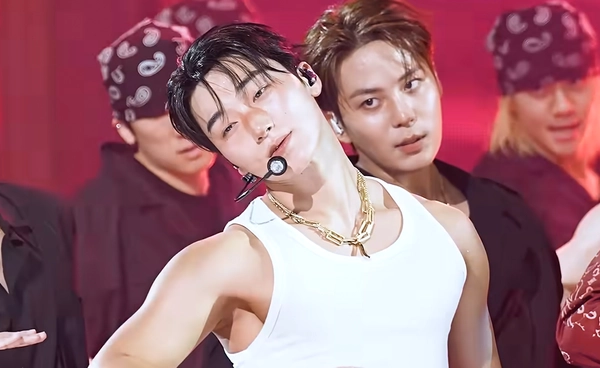  รู้จัก "ซาน ATEEZ" ผู้สร้างไวรัลจาก "ท่าอกเด้ง" ในเพลง BAD