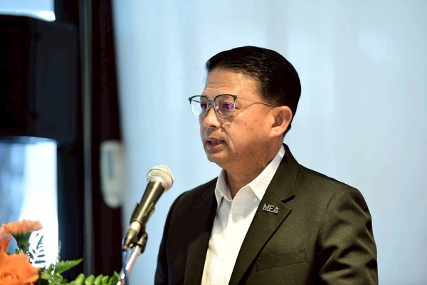 รูป-MEA จับมือ กทม. พลิกโฉม "ถนนวิทยุ" สู่มหานครไร้สาย -2