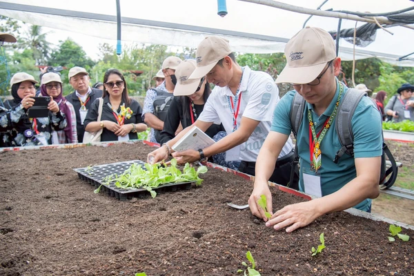รูป-ซีพี ต้อนรับศูนย์ระดับภูมิภาคของซีมีโอว่าด้วยหลักปรัชญาของเศรษฐกิจพอเพียงเพื่อความยั่งยืน-8