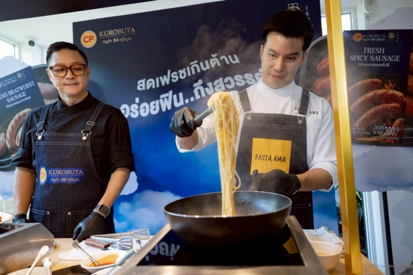 รูป-สดฉ่ำเกินต้าน! PASTA AMA เสิร์ฟพาสต้าโฮมเมตคู่ไส้กรอกหมูดำคูโรบูตะจาก CPF-5