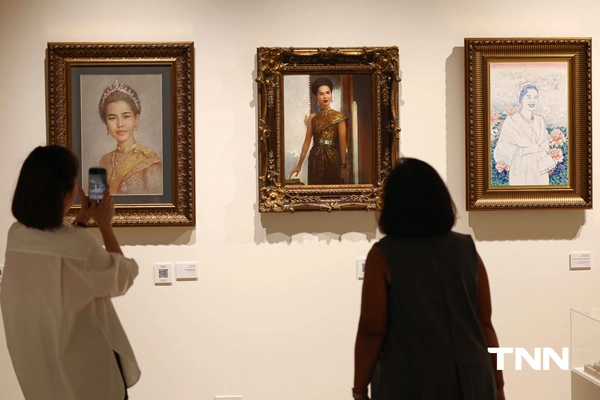 รูป-2 ศิลปินแห่งชาติ นำทัพสร้างสรรค์งานศิลป์ชั้นสูง น้อมรำลึกในพระมหากรุณาธิคุณ “สมเด็จพระพันปีหลวง"-14