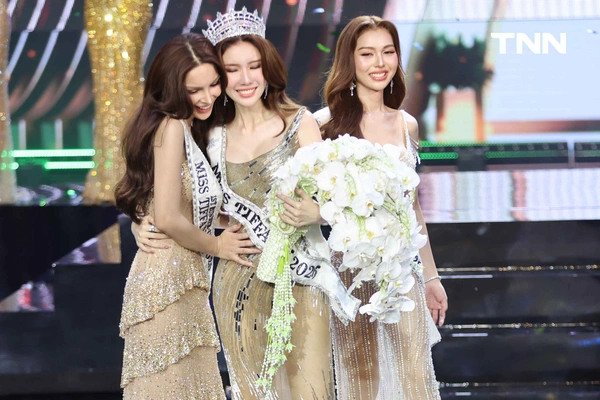 รูป-สาวงามผู้ไม่ยอมแพ้ "บุ๊ค ธีรชยา" คว้ามงกุฎ Miss Tiffany 2026 สมใจ ในธีมสุดทรงพลัง "RISE AS ONE"-53