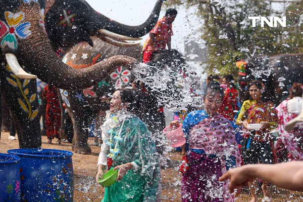 รูป-สีสันกรุงเก่า ช้าง 10 เชือกเพนต์ลายสวยงาม ร่วมเล่นน้ำรับมหาสงกรานต์อยุธยาปี 69-12