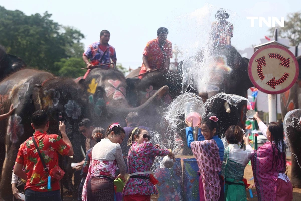 รูป-สีสันกรุงเก่า ช้าง 10 เชือกเพนต์ลายสวยงาม ร่วมเล่นน้ำรับมหาสงกรานต์อยุธยาปี 69-20