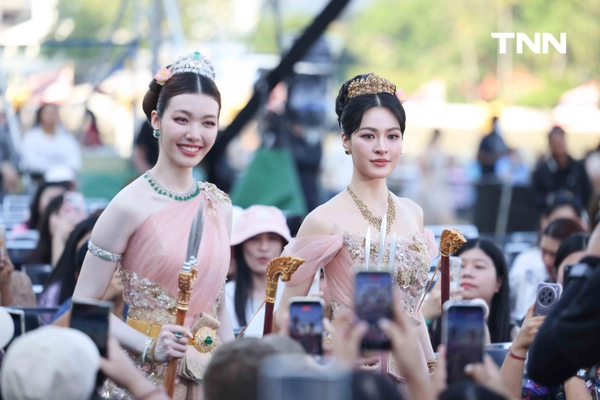 รูป-หลิง-ออม สวมบทเป็นนางรากษสเทวี นางสงกรานต์ประจำปี 2569 ในชุดไทยประยุกต์ร่วมฉลองวันปีใหม่ไทย-7
