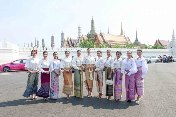 รูป-งดงามในชุดผ้าไทย สาวงาม Miss World Thailand 2026 สักการะศาลหลักเมืองพร้อมร่วมงาน 244 ปี กรุงรัตนโกสินทร์ -7