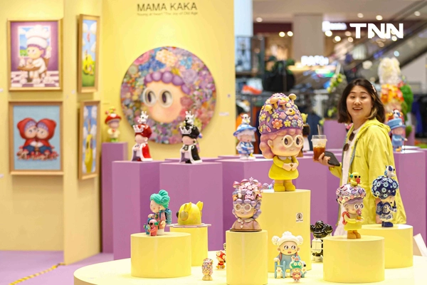 รูป-ไอคอนสยาม x Bennovo เปิดนิทรรศการ “MAMA KAKA Solo Exhibition” นิทรรศการเดี่ยวคุณย่าสุดเปรี้ยว-9