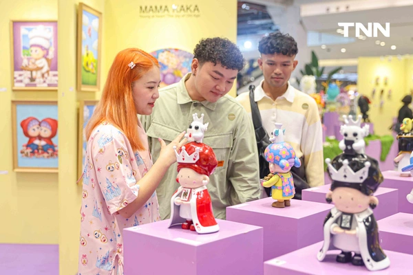 รูป-ไอคอนสยาม x Bennovo เปิดนิทรรศการ “MAMA KAKA Solo Exhibition” นิทรรศการเดี่ยวคุณย่าสุดเปรี้ยว-11