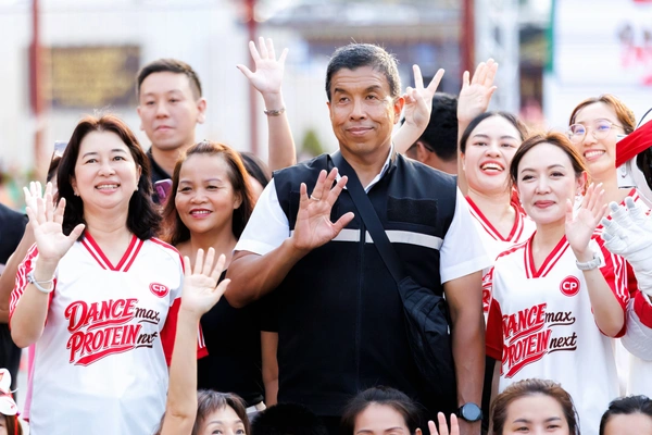 รูป-กทม. เดินหน้าสวนลุมฯ 100 ปี สร้างพื้นที่สุขภาพคนเมือง CPF หนุนจอ LED–ผู้สอนแอโรบิก-7