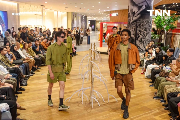 รูป-แฟชั่นร่วมสมัยผ่านแนวคิด Waste to Value จากสีย้อมธรรมชาติจากวัสดุเหลือทิ้งในระบบนิเวศป่าชายเลนที่จะเปลี่ยนความยั่งยืนให้เป็นสไตล์ -22