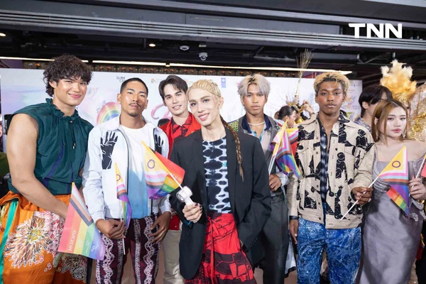 รูป-สยามพิวรรธน์ ร่วมขบวน Bangkok Pride Parade สุดยิ่งใหญ่พร้อมสนับสนุน บางกอกไพรด์ เดินหน้าสู่ Bangkok World Pride -18