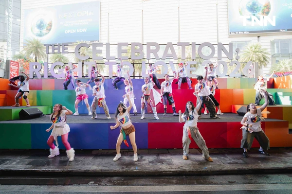 รูป-สยามพิวรรธน์ ร่วมขบวน Bangkok Pride Parade สุดยิ่งใหญ่พร้อมสนับสนุน บางกอกไพรด์ เดินหน้าสู่ Bangkok World Pride -16