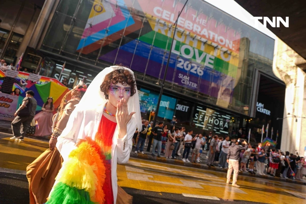 รูป-สยามพิวรรธน์ ร่วมขบวน Bangkok Pride Parade สุดยิ่งใหญ่พร้อมสนับสนุน บางกอกไพรด์ เดินหน้าสู่ Bangkok World Pride -7