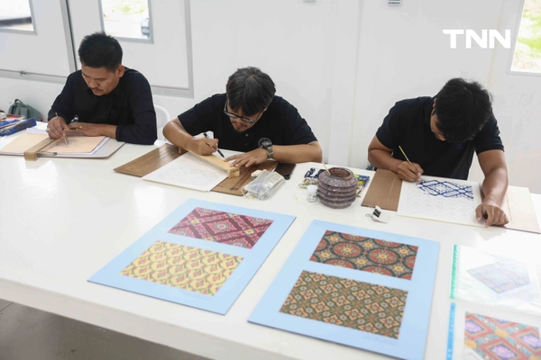 รูป-"ศุภจี" ตรวจความคืบหน้าจัดสร้าง "พระเมรุมาศ-ราชรถ" งานพระราชพิธีถวายพระเพลิงพระบรมศพ สมเด็จพระพันปีหลวง-10