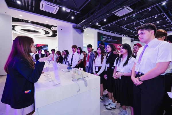 รูป-ทรูผนึกสมาคมนักข่าวฯ ปั้นนักข่าวสายฟ้าน้อย รุ่น 21 ติดอาวุธ AI สู่วงการสื่อยุคใหม่-1