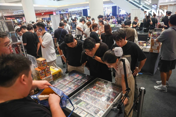 รูป-ไอคอนสยาม จับมือ Nx Gallery จัดมหกรรม ‘WORLD OF CARD’ ขนการ์ดระดับตำนานมูลค่ารวมกว่า 100 ล้านบาทมาโชว์ภายในงาน-23