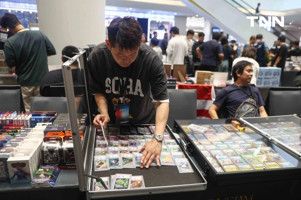 รูป-ไอคอนสยาม จับมือ Nx Gallery จัดมหกรรม ‘WORLD OF CARD’ ขนการ์ดระดับตำนานมูลค่ารวมกว่า 100 ล้านบาทมาโชว์ภายในงาน-18