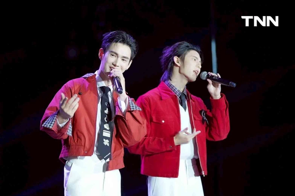 รูป-กรี๊ดสนั่น "พูห์-พาเวล" ร้องเพลงคู่สุดละมุน ก่อนโชว์ทำเมนูปังปิ้งหมูย่างสุดเอ็กซ์คลูซีฟ-8