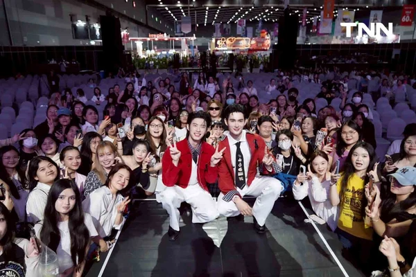 รูป-กรี๊ดสนั่น "พูห์-พาเวล" ร้องเพลงคู่สุดละมุน ก่อนโชว์ทำเมนูปังปิ้งหมูย่างสุดเอ็กซ์คลูซีฟ-4