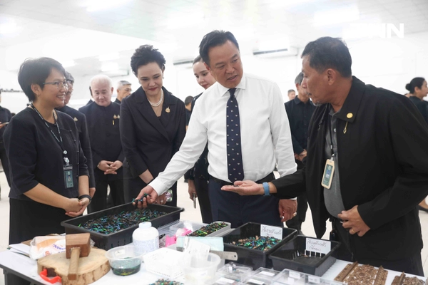 รูป-นายกรัฐมนตรี ติดตามความคืบหน้าการจัดสร้างพระเมรุมาศฯ ในการพระราชพิธีถวายพระเพลิงพระบรมศพ “สมเด็จพระพันปีหลวง”-14