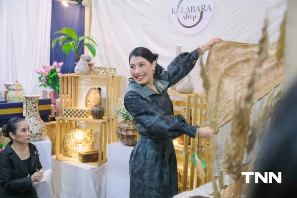 รูป-ไอคอนสยาม น้อมสำนึกในพระมหากรุณาธิคุณ สมเด็จพระพันปีหลวง ร่วมสืบสานพระราชปณิธานด้านศิลปหัตถกรรมไทย ตลอดเดือนแห่งวันแม่-9
