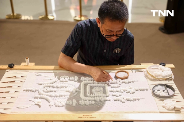 รูป-แบรนด์ SIRIVANNAVARI ร่วมกับ ICONCRAFT ไอคอนสยาม นำเสนอ THREADS OF LEGACY: S’CRAFT 2026-13