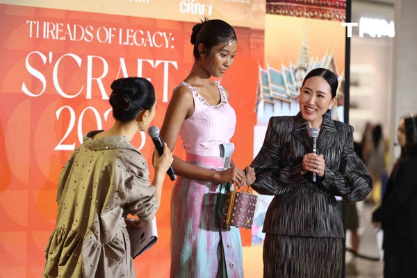 รูป-แบรนด์ SIRIVANNAVARI ร่วมกับ ICONCRAFT ไอคอนสยาม นำเสนอ THREADS OF LEGACY: S’CRAFT 2026-21