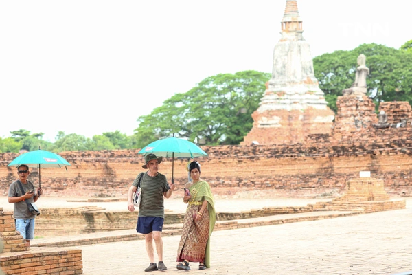 รูป-จากพระราชดำริ “สมเด็จพระพันปีหลวง” สู่สากล ไทยโชว์ศักยภาพ "หัตถศิลป์-โขน-ผ้าไทย" ดันซอฟต์เพาเวอร์ไกลทั่วโลก-9