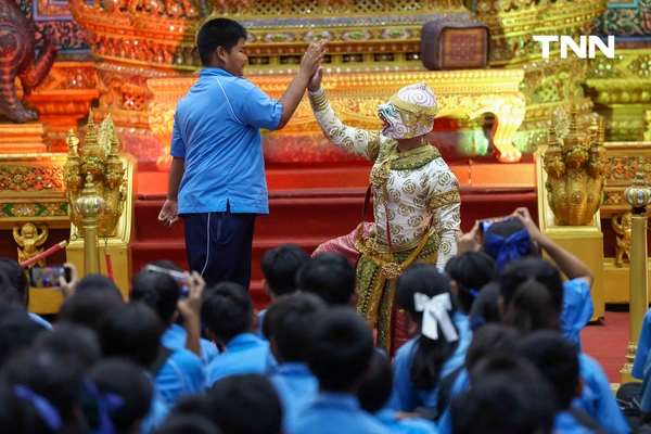 รูป-จากพระราชดำริ “สมเด็จพระพันปีหลวง” สู่สากล ไทยโชว์ศักยภาพ "หัตถศิลป์-โขน-ผ้าไทย" ดันซอฟต์เพาเวอร์ไกลทั่วโลก-8